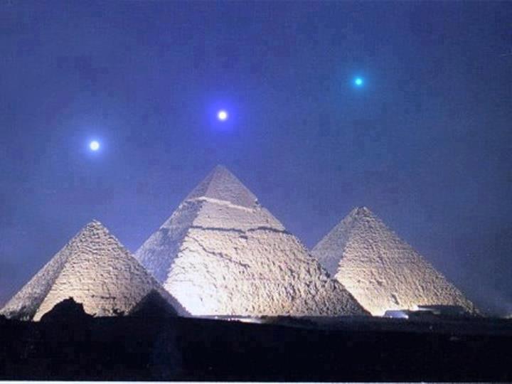 L'étoile de Bethléem, mythe ou réalité ? Pyramide
