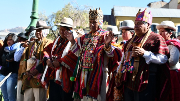 Les autochtones boliviens entrent dans l’année 5527 (vidéo) By Jack35 1-64
