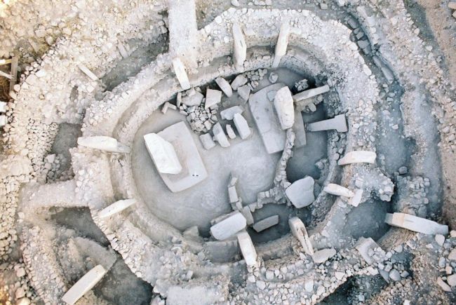 Le plus ancien temple du monde a été construit selon un grand plan géométrique (vidéo) By Jack35 1-77